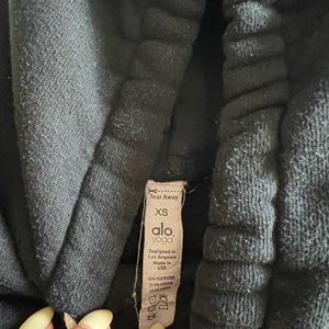 Alo Yoga black cropped hoodie. Size XS.